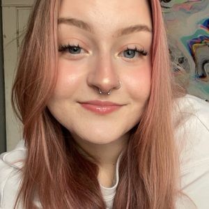 Meet your Posher, Kira